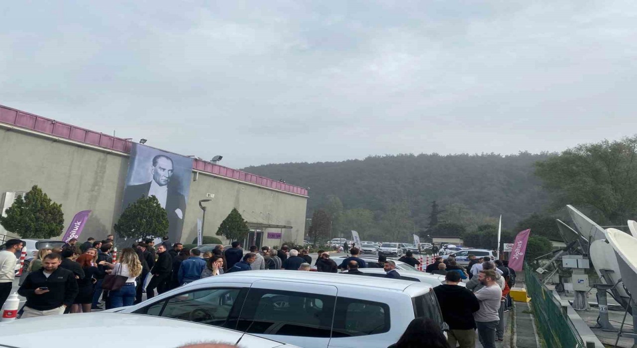 beIN Sportsun televizyon binasına gelen şüpheli paniğe neden oldu: Üzerindeki silah oyuncak çıktı