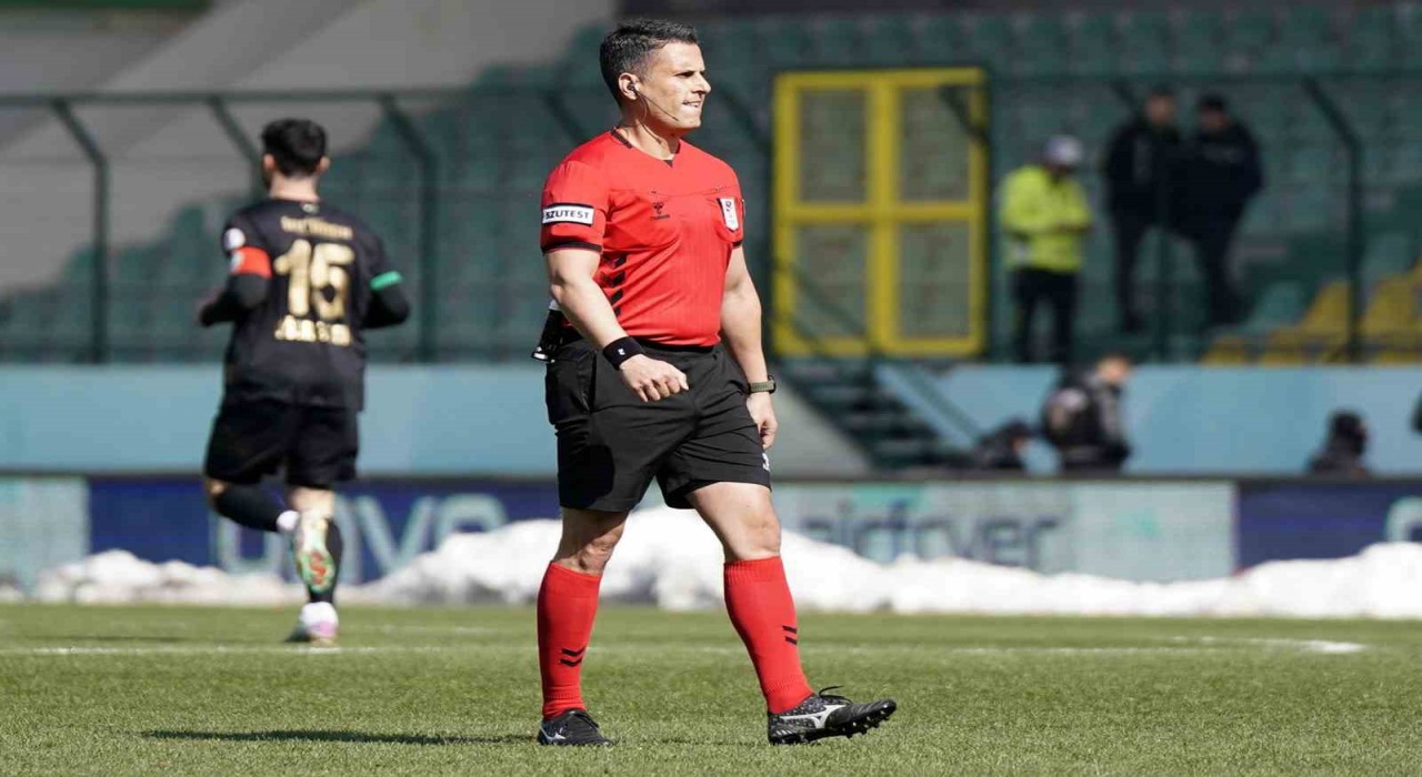 Beşiktaş - Fenerbahçe derbisinin VARı Sarper Barış Saka oldu