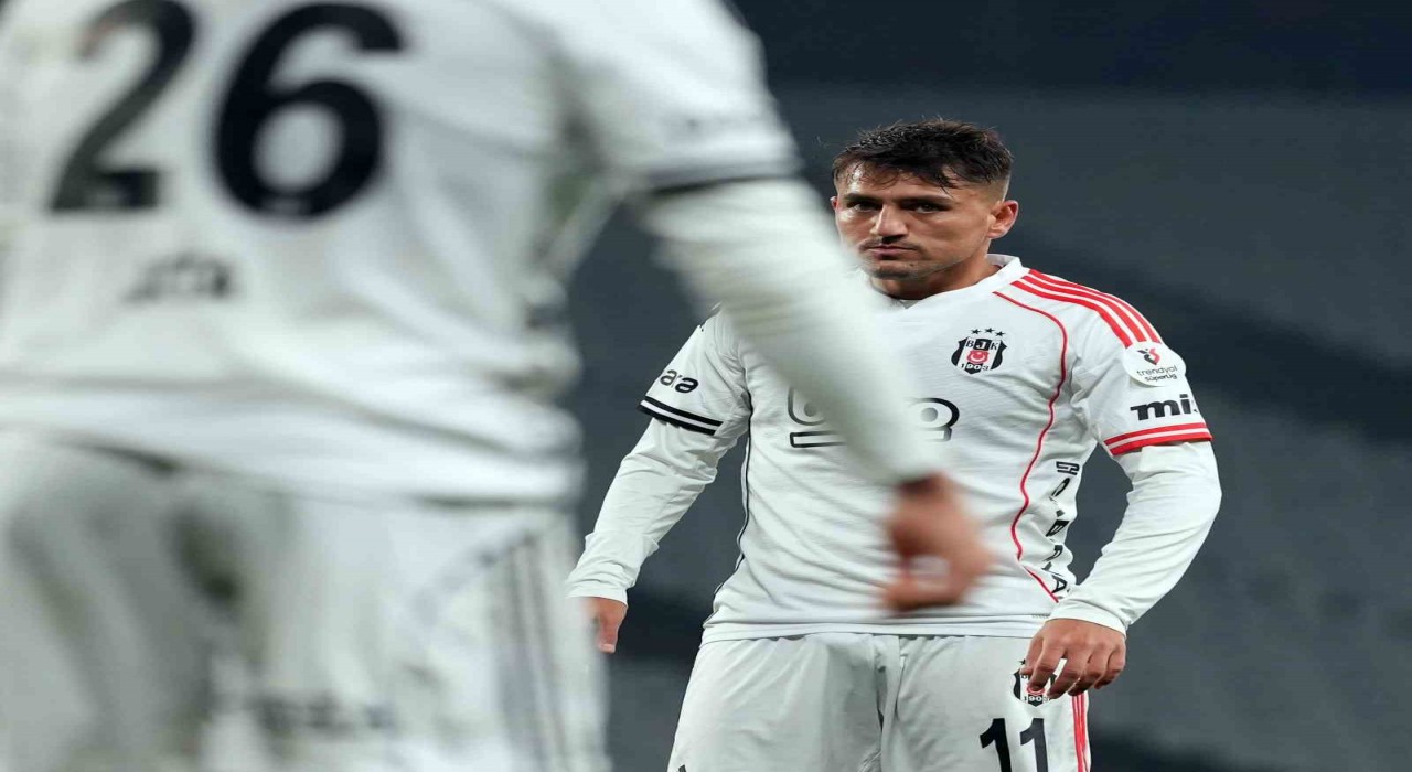 Beşiktaşta Cengiz Ünder penaltıyı kaçırdı