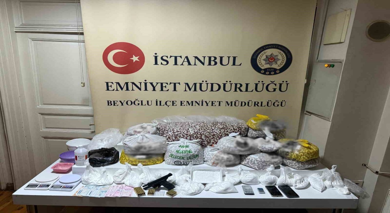 Beyoğlu ve Kağıthanede uyuşturucu operasyonu: Hap satan 2 kadın gözaltında