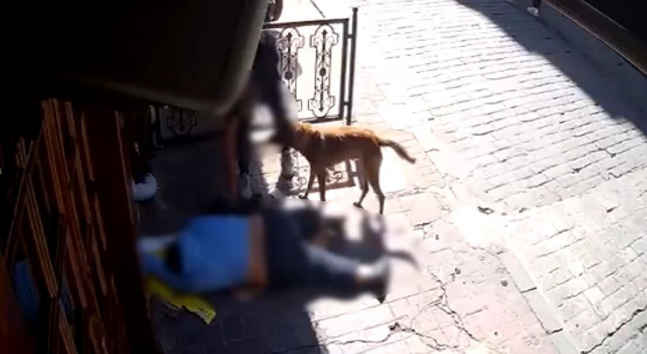 Beyoğlunda pes dedirten olay: Sara nöbeti sonrası bayılan adamın telefonunu çaldılar