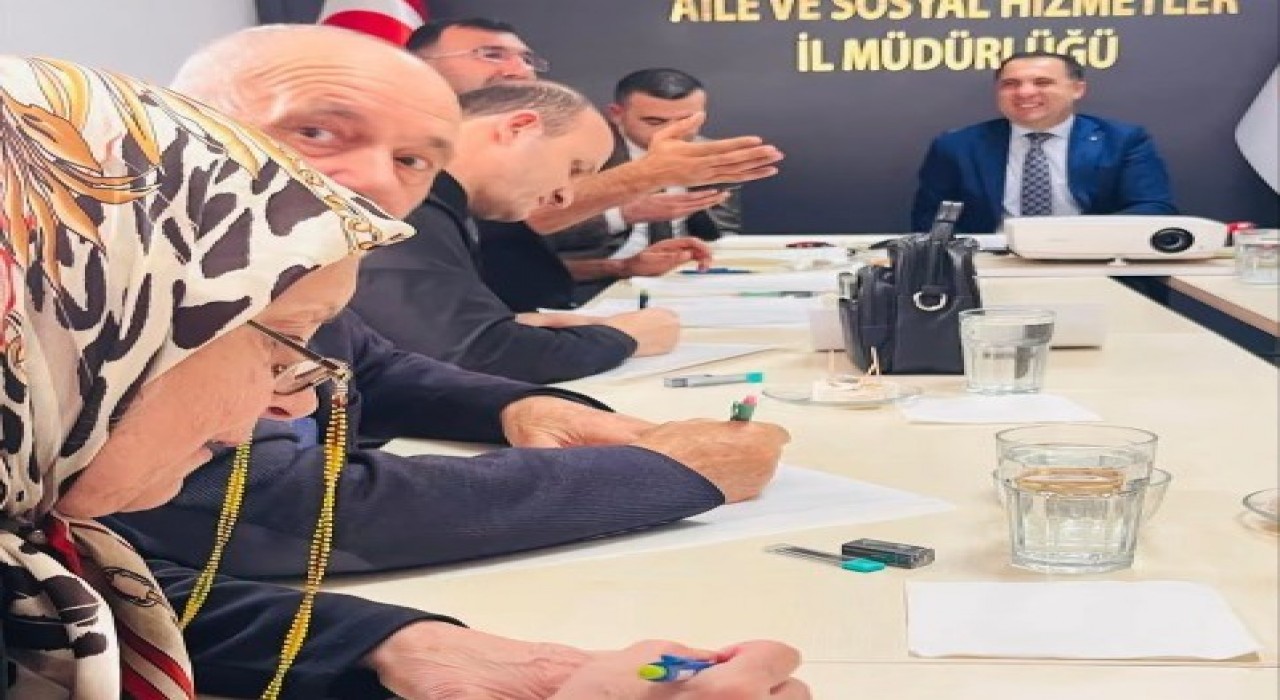 Bilecikte şehit ve gazi yakınlarına çini kursu başladı