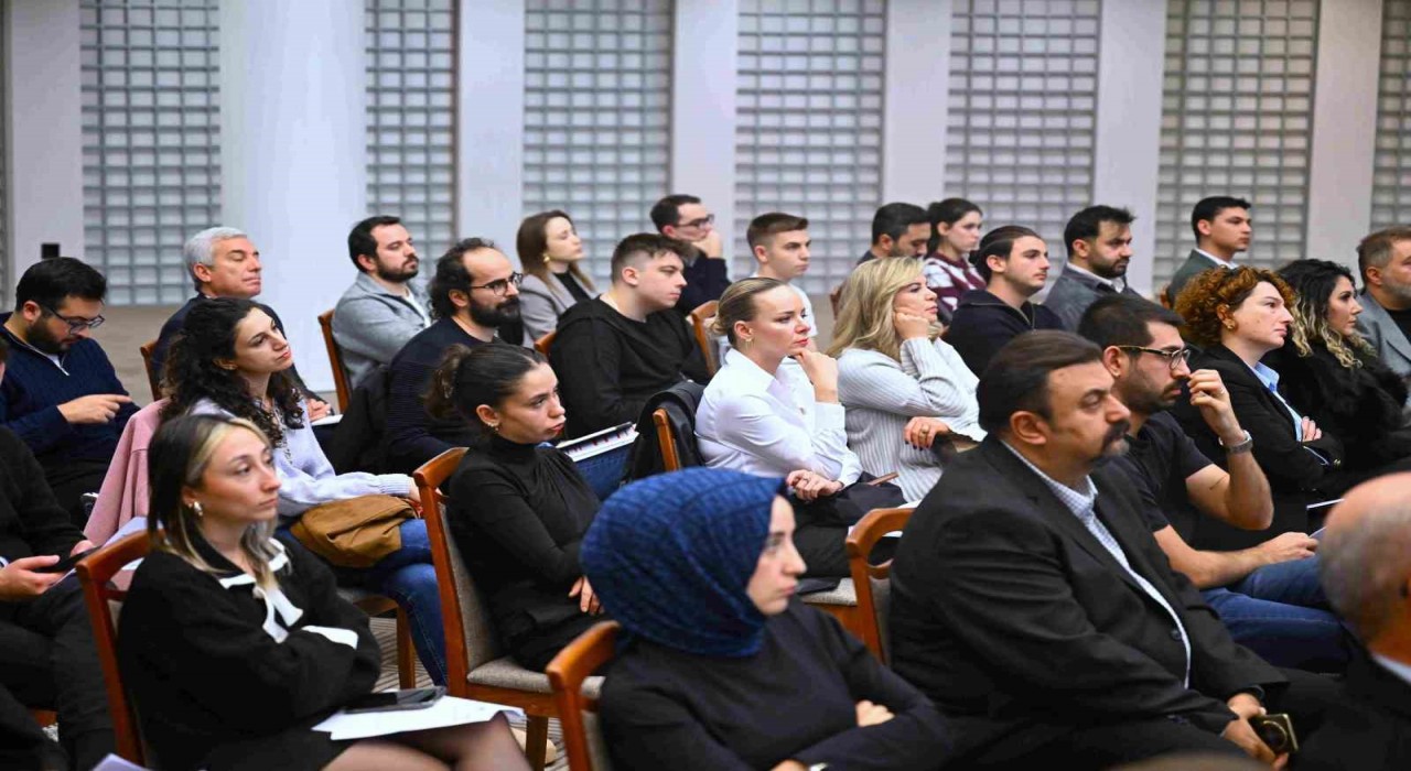 Bilişim sektörü BTSO Akademide geleceğin kodlarını yazdı
