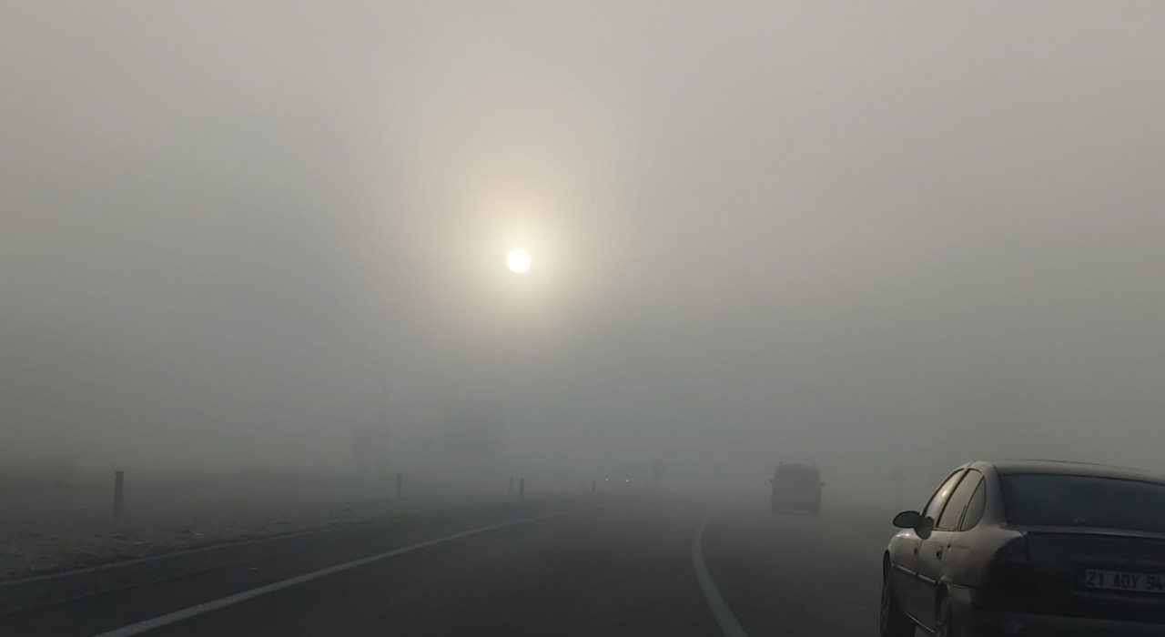 Bingölde yoğun sis: Görüş mesafesi 10 metreye düştü