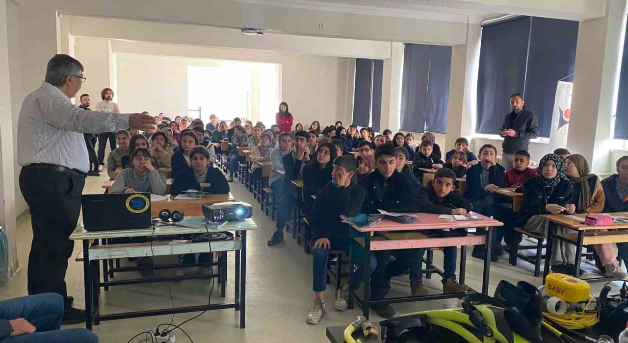 Bitlis, Van ve Muş illerindeki öğrenciler Mavi Bilimle buluştu