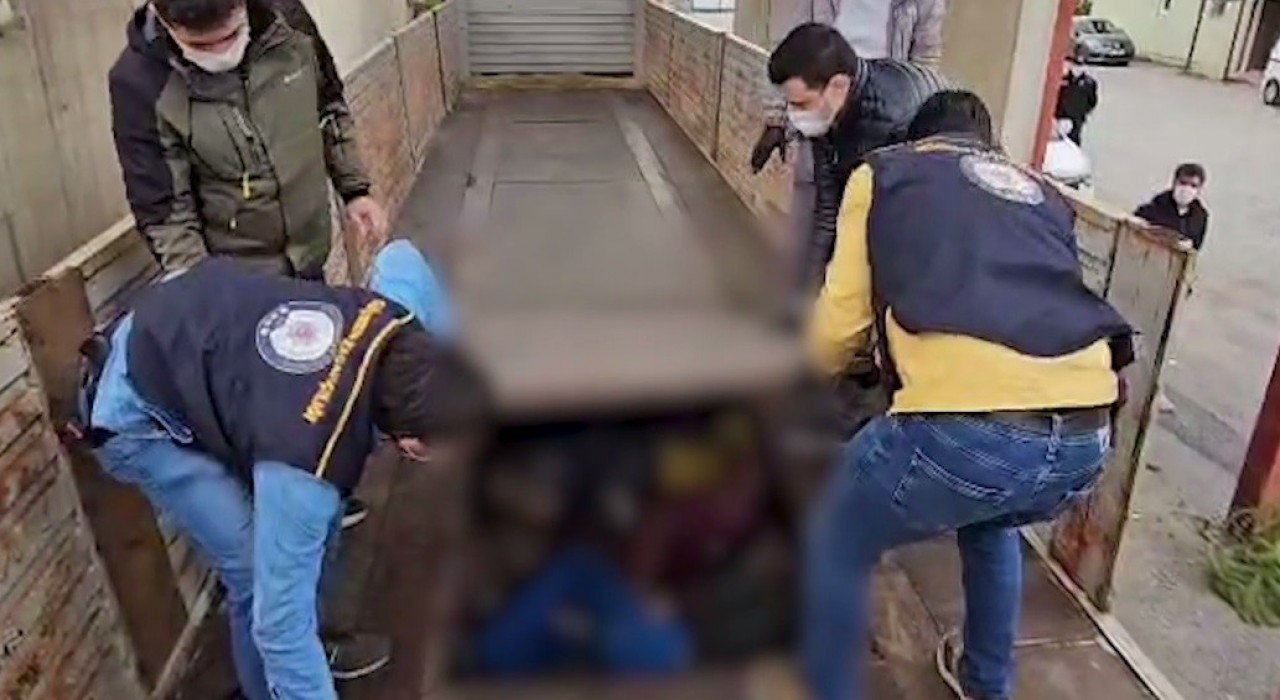 Bitliste 20 düzensiz göçmen yakalandı