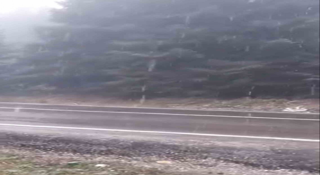 Bolunun yükseklerinde kar yağışı