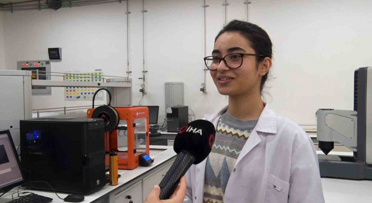 BTÜden Türkiyede bir ilk: Lise öğrencileri bir ay boyunca üniversiteli oldu