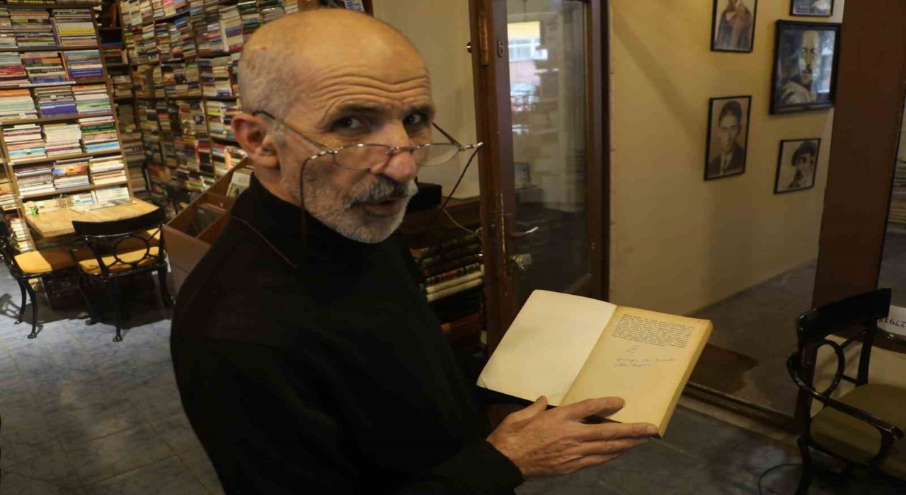 Bu kitaplarda sadece bilgiler değil, hatıralar da taşınıyor