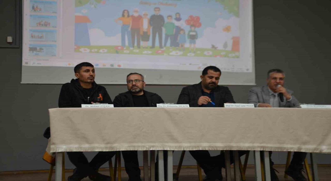 Bulanıkta Maarif Modeli Aile Konferansı yoğun ilgi gördü