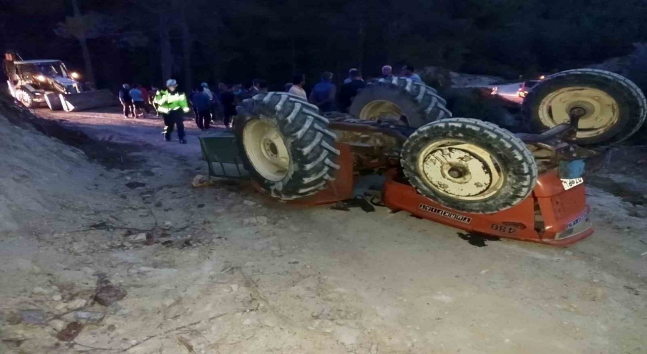 Burdur'da traktör devrildi: 1 ölü, 1 yaralı