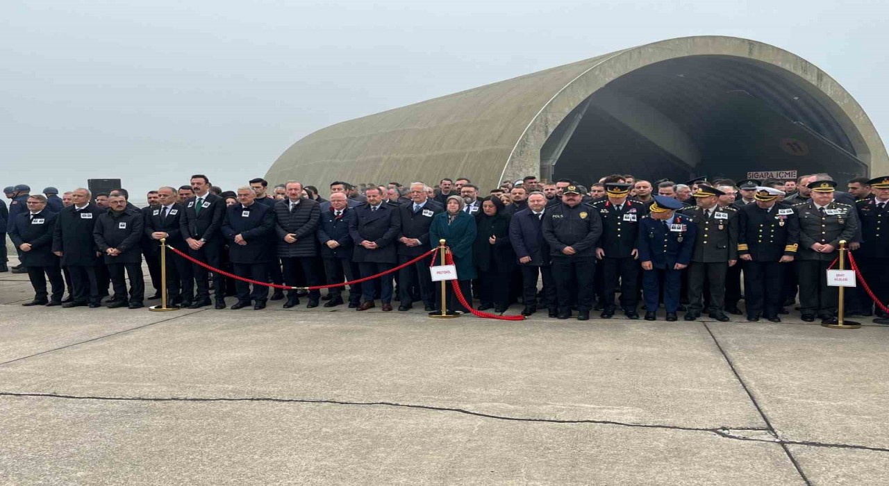 Bursa şehitlerine sis engeli...Şehitleri taşıyan uçak sisten dolayı Bursayı pas geçti