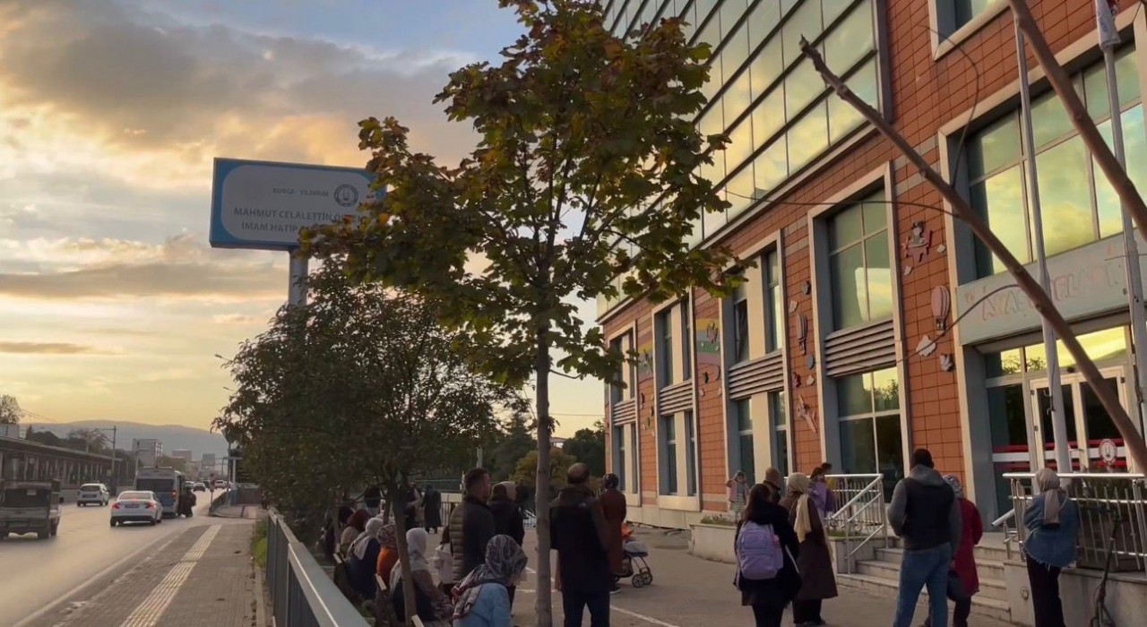 Bursada bir okulda profiterol yiyen 8 öğrenci fenalaştı