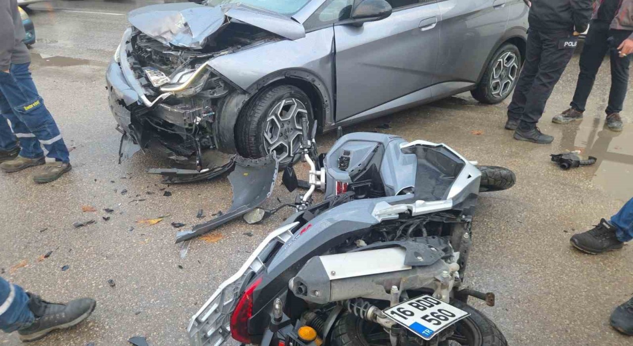 Bursada motosiklet kazası : 2 yaralı