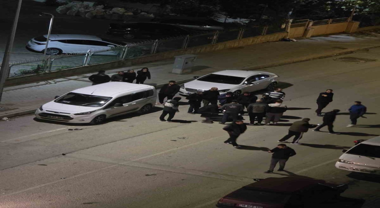 Bursada motosiklet sürücüsü 3 araca çarpıp yaralandı