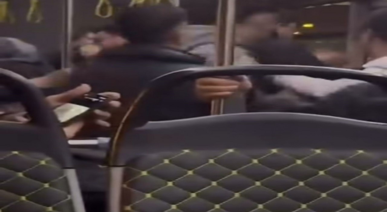 Bursada otobüste yumruk yumruğa kavga kamerada