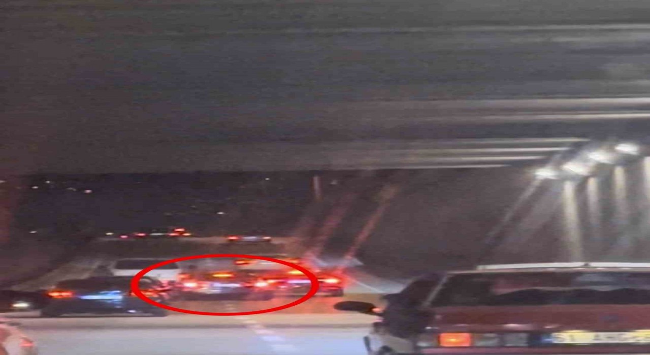 Bursada trafikte makas atan ve tehlikeli şerit değiştiren araçlar kamerada