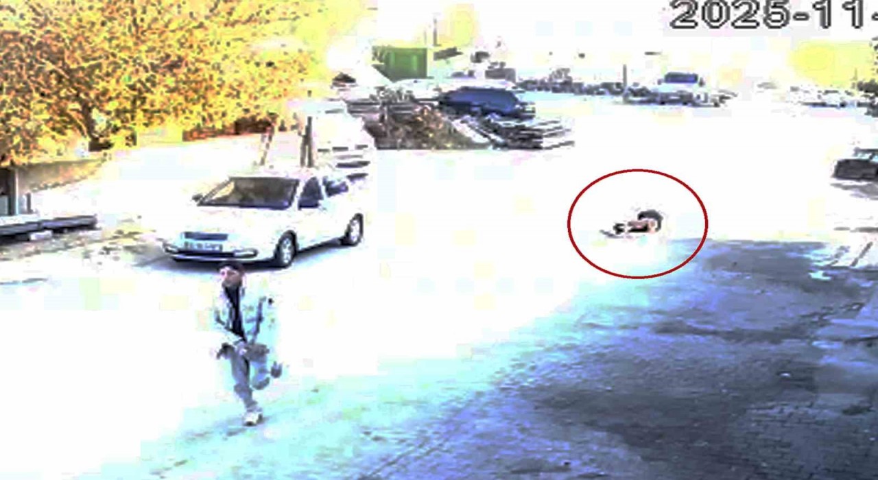 Çakmak bahanesiyle yaklaşıp bıçakladı: O anlar kamerada