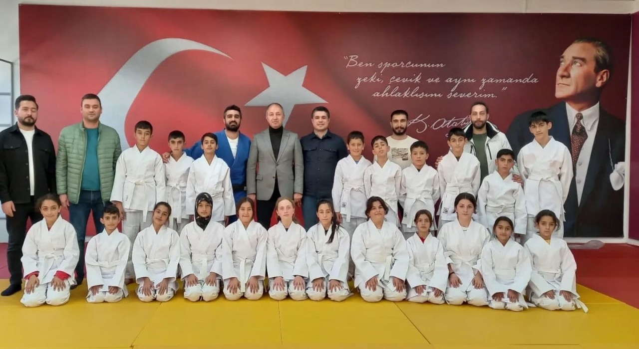Çakmurdan ailelere ve sporculara teşekkür