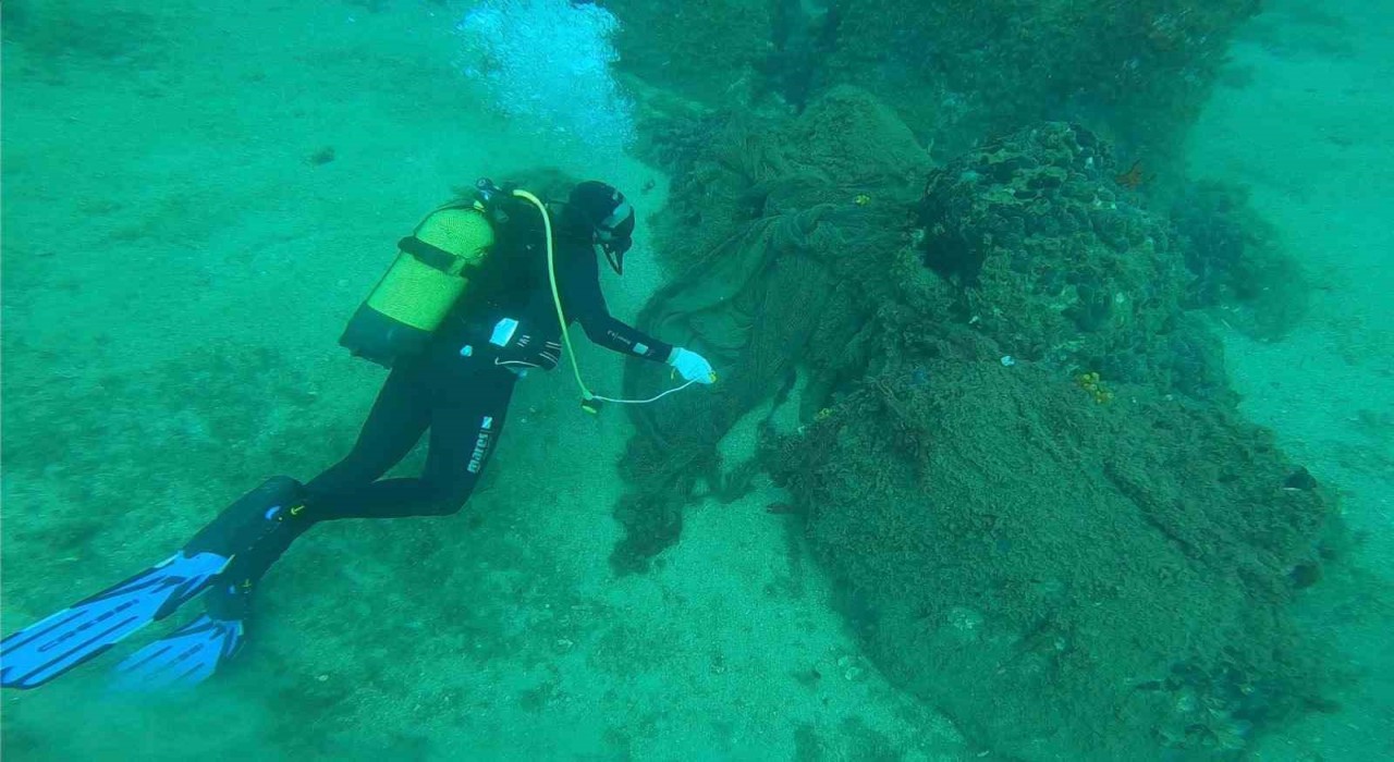 Çanakkalede 9 yılda denizden 34 bin 620 metrekarelik hayalet ağ çıkarıldı