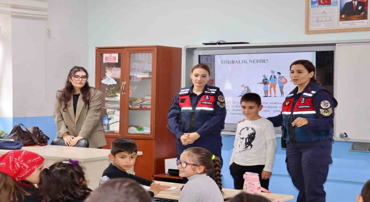 Çanakkalede öğrencilere yönelik akran zorbalığı ve mahremiyet eğitimi
