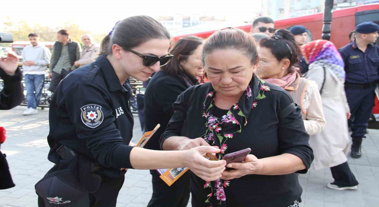 Çarşambada kadına yönelik şiddete karşı farkındalık etkinliği