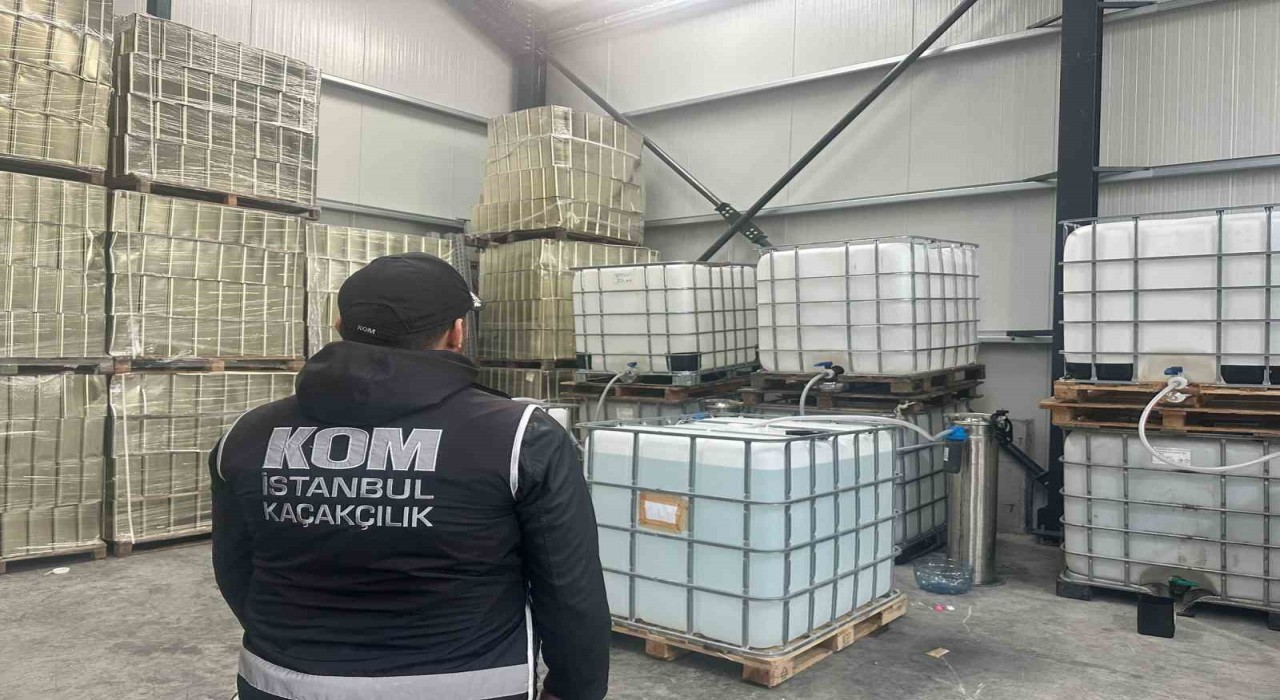 Çatalcada depoya kaçak etil alkol baskını: 9 gözaltı