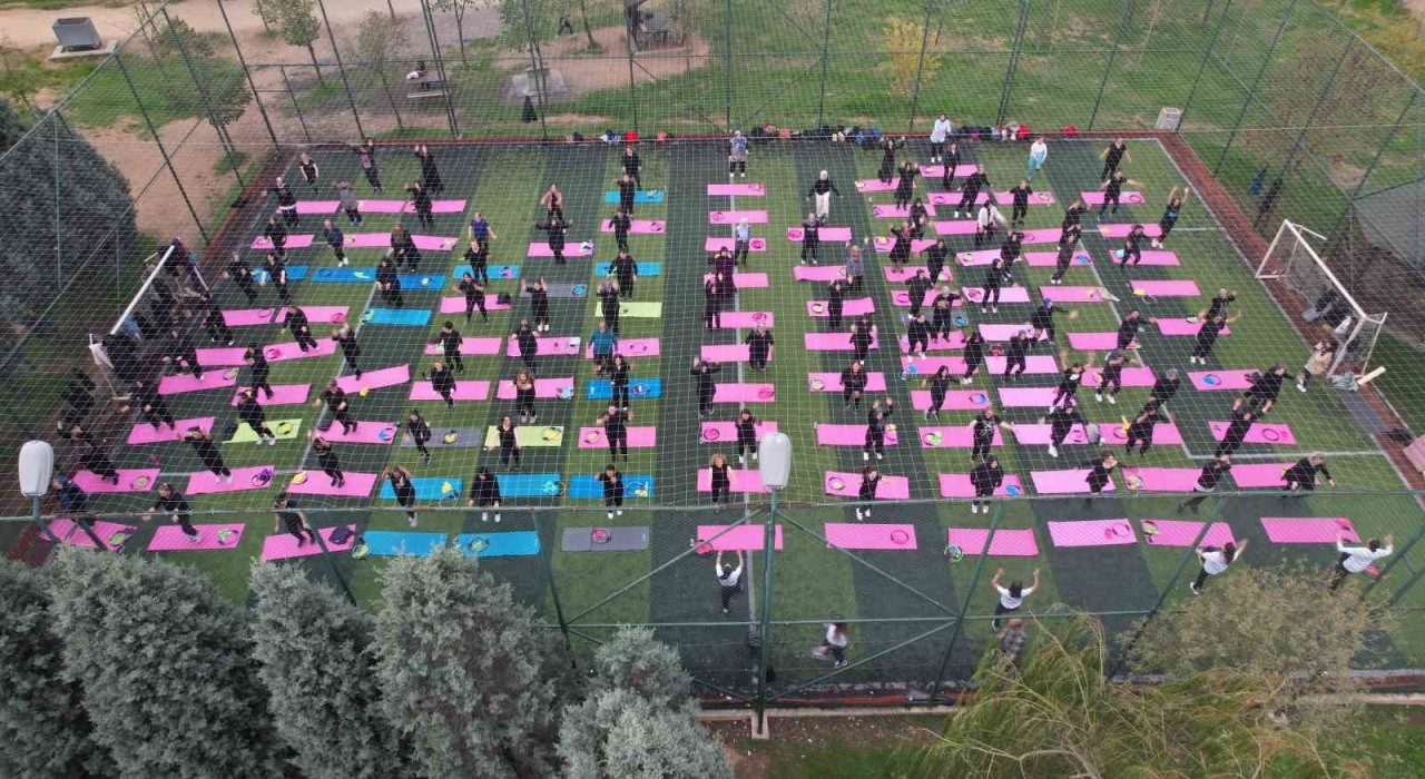 Çayırovada ev hanımları Matını Al Gel etkinliğinde buluştu