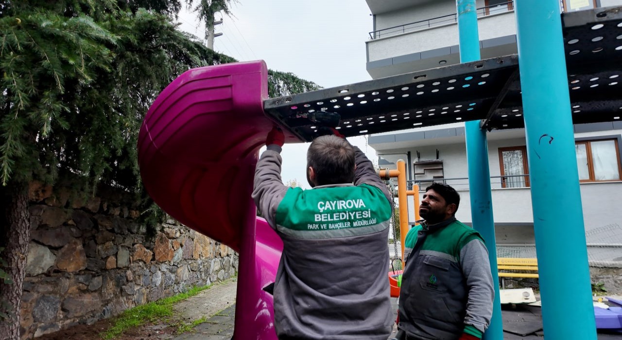 Çayırovada iki park yenileniyor