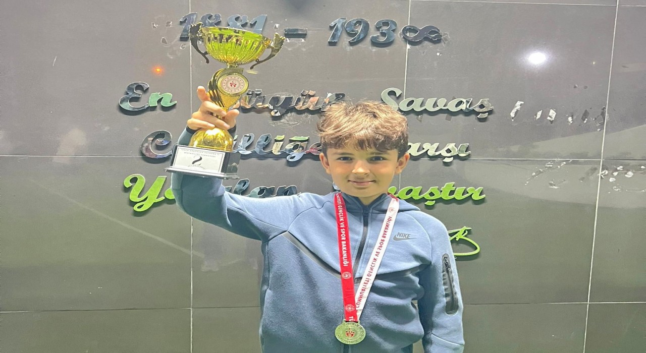 Çeşme Belediyesporlu Emirden satrançta İzmir ikinciliği