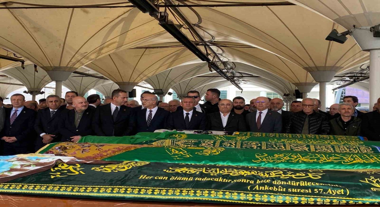 CHP Genel Başkanı Özel, 27. Dönem Milletvekili Turan Aydoğanın annesinin cenazesine katıldı