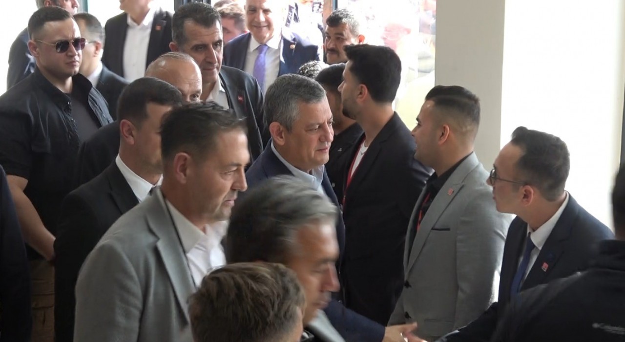 CHP Genel Başkanı Özgür Özel Kiliste