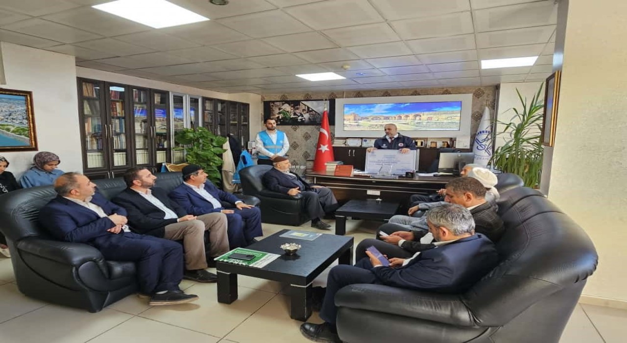 Cizrede Gazze için düzenlenen hayır çarşısının geliri TDV hesabına aktarıldı