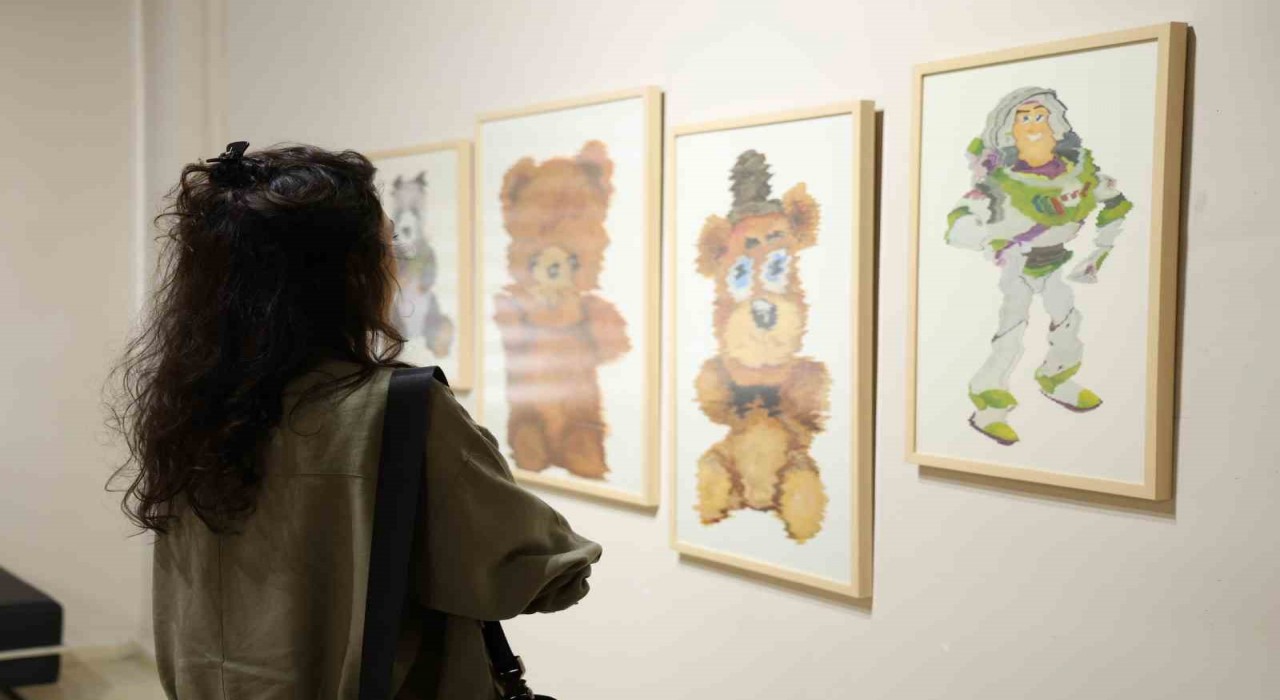 Çocukluk Düşleri kişisel sergisi sanatseverlerle buluştu