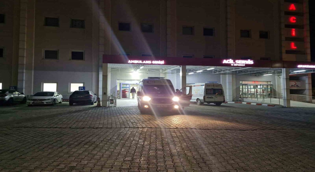 Çorumda 5 lise öğrencisi zehirlenme şüphesiyle hastaneye başvurdu