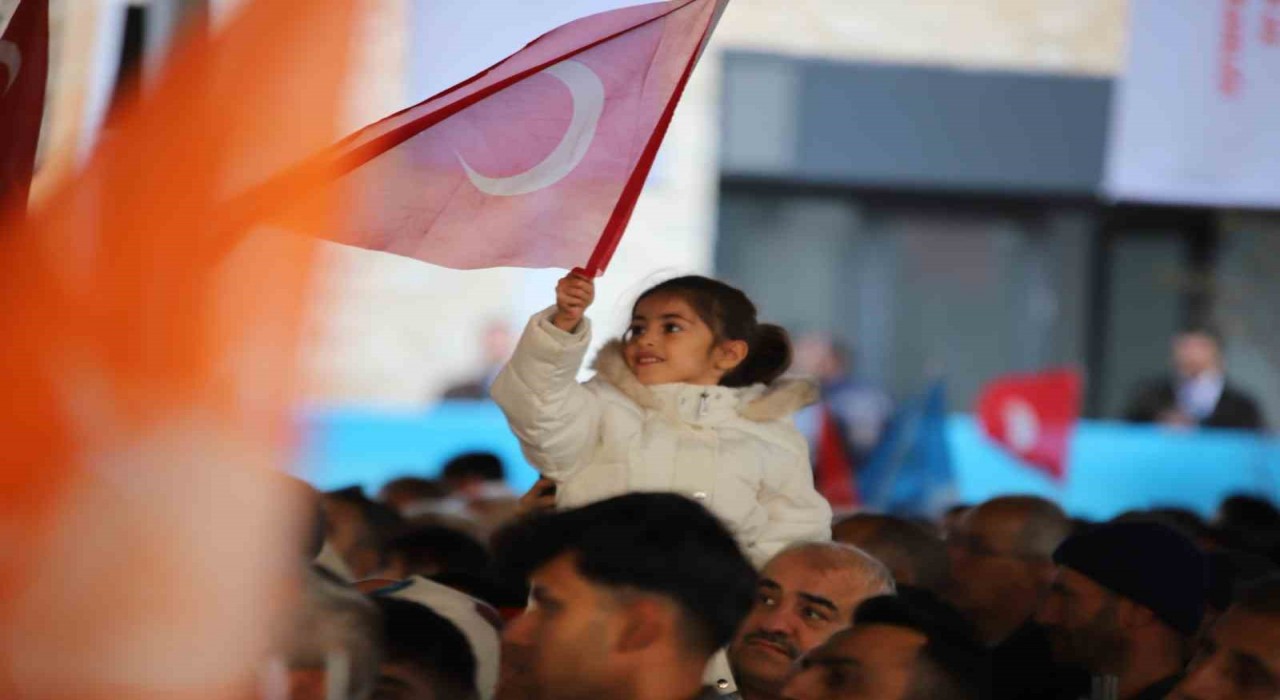 Cumhurbaşkanı Erdoğan: 350 bin 178 bağımsız bölümün anahtarlarını hak sahibi kardeşlerimize takdim etmiş oluyoruz