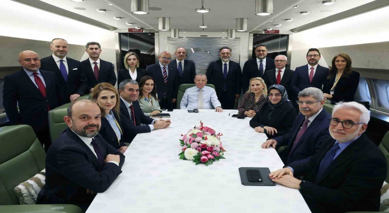 Cumhurbaşkanı Erdoğan: (Terörsüz Türkiye) Komisyonun son kararını sürecin önünü açan, sürece katkı sunacak, terörün tasfiyesini hızlandıracak bir karar olarak değerlendiriyoruz