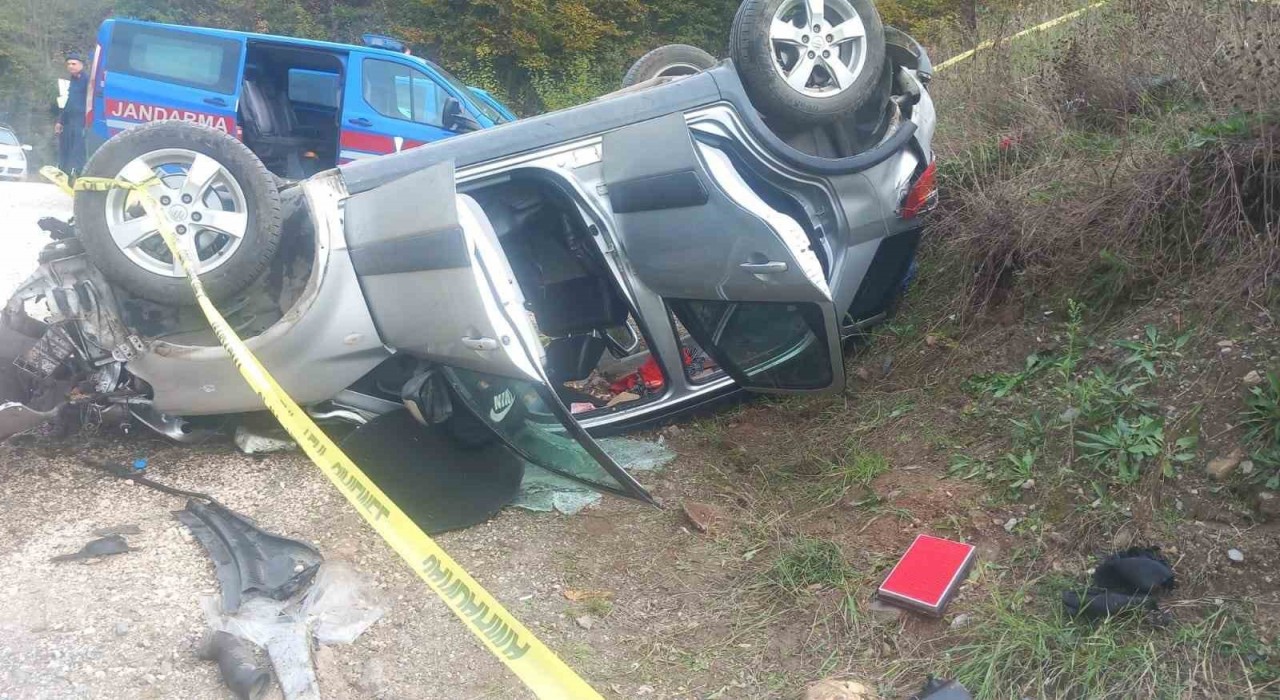 D-140da şarampole uçan araç anne ve oğluna mezar oldu