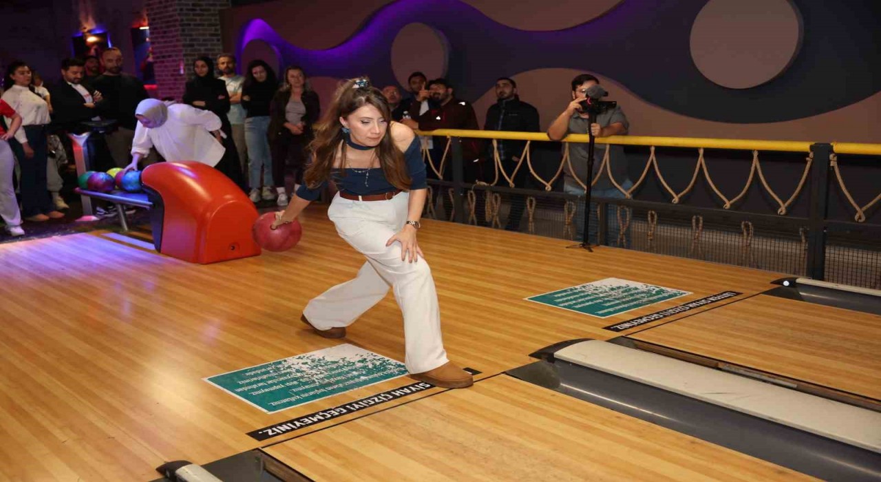 Darıcada Öğretmenler Günü bowling turnuvasıyla kutlandı