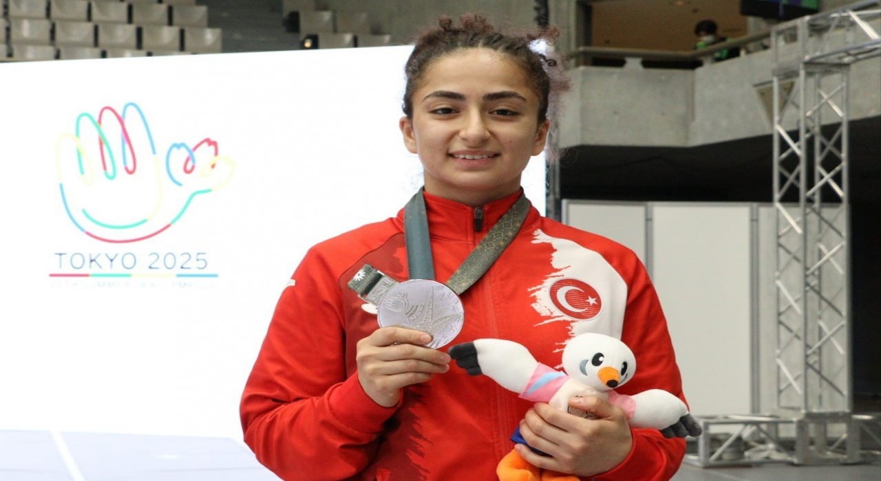 Deaflympics 2025te ilk madalya Buse Tıraştan geldi