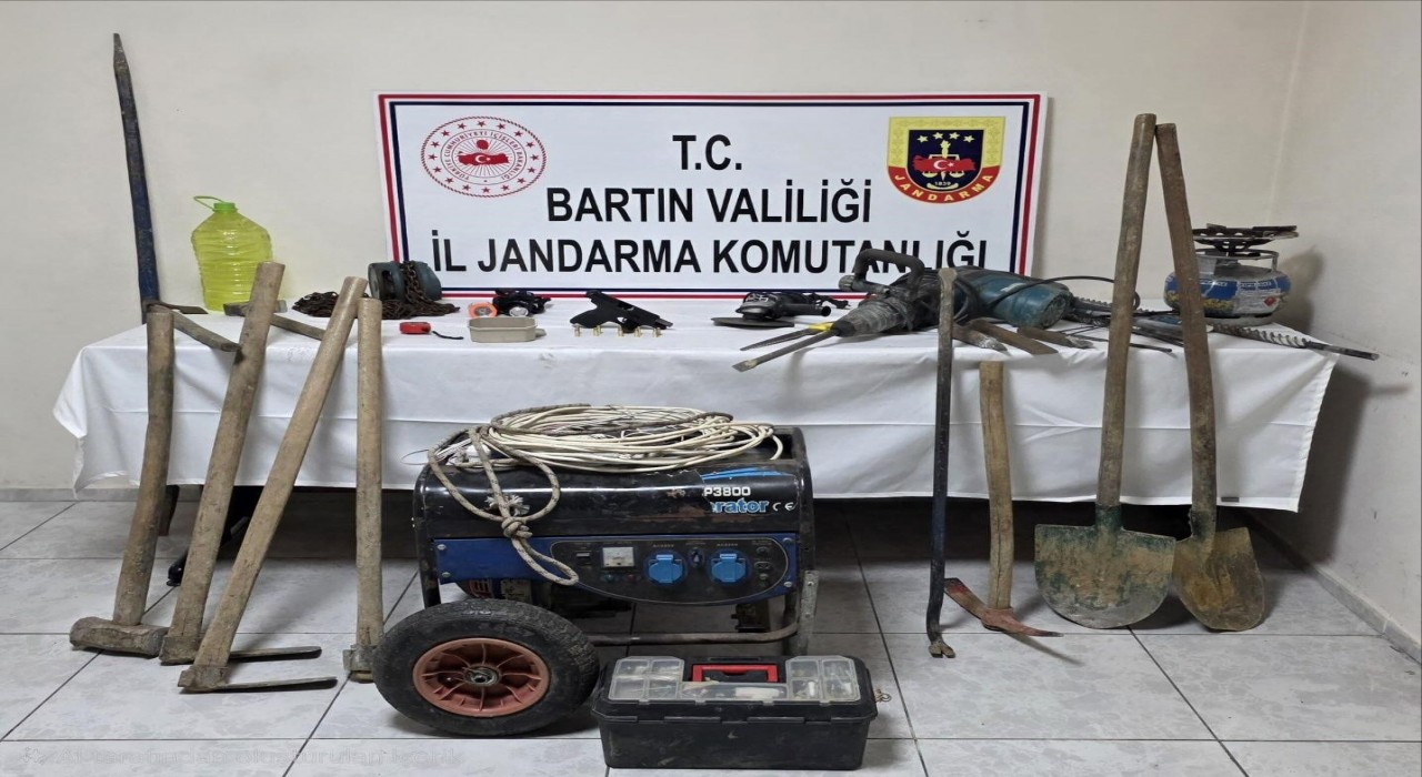 Define avcılarına suçüstü: 2 gözaltı