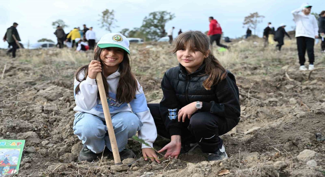 Demircide 2 bin fidan toprakla buluştu