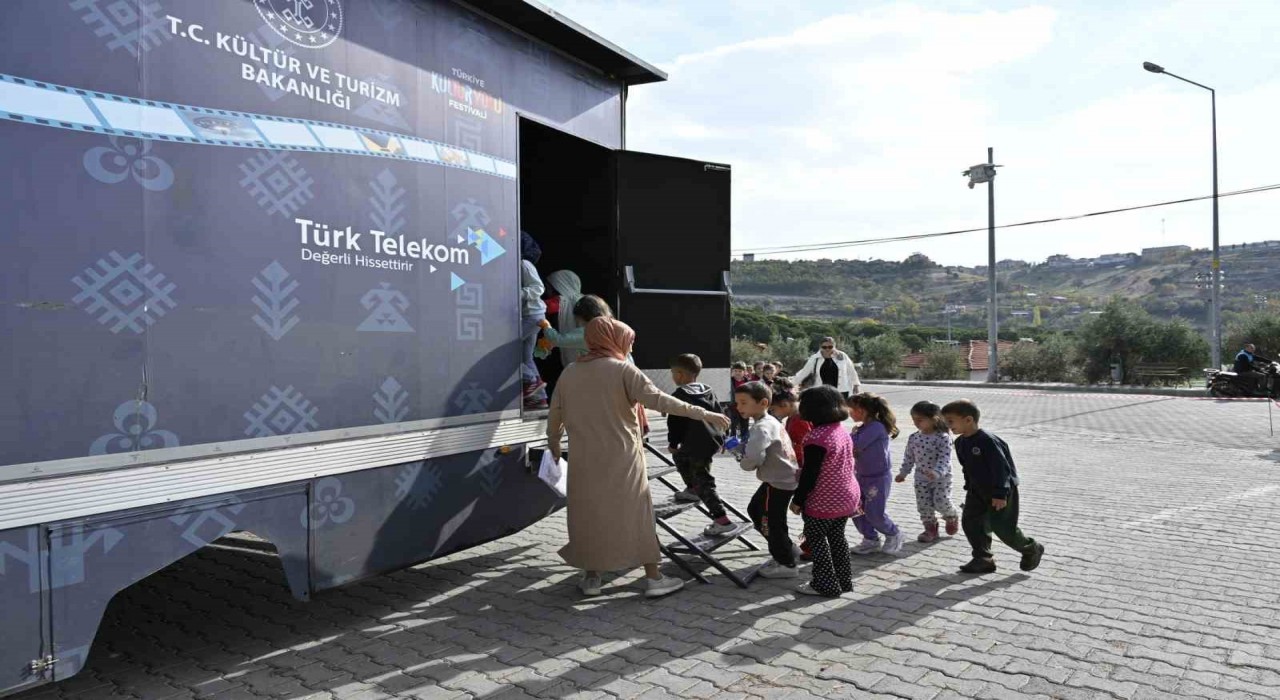 Demircide gezen sinema tırı çocuklara unutulmaz anlar yaşattı