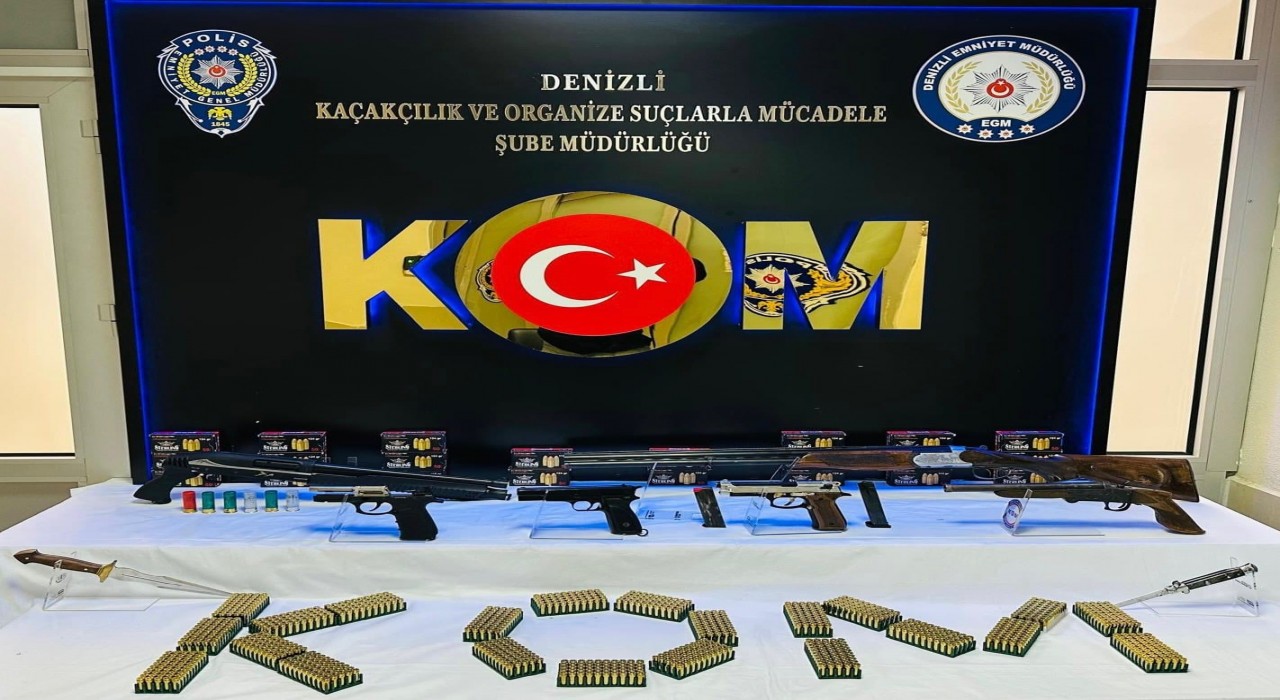 Denizlide kaçak silah operasyonu