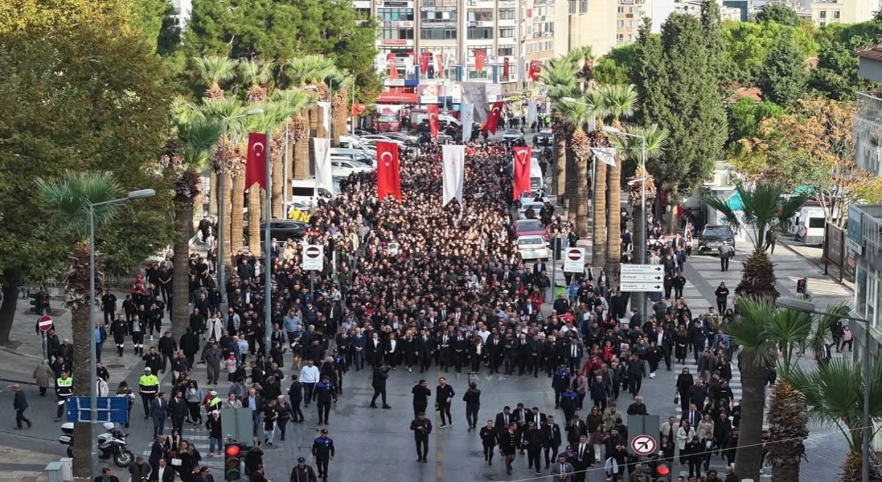 Denizlide saat 09.05i gösterdiğinde hayat durdu