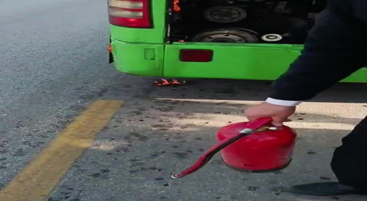 Denizlide yanmaya başlayan halk otobüsünde facia ucuz atlatıldı