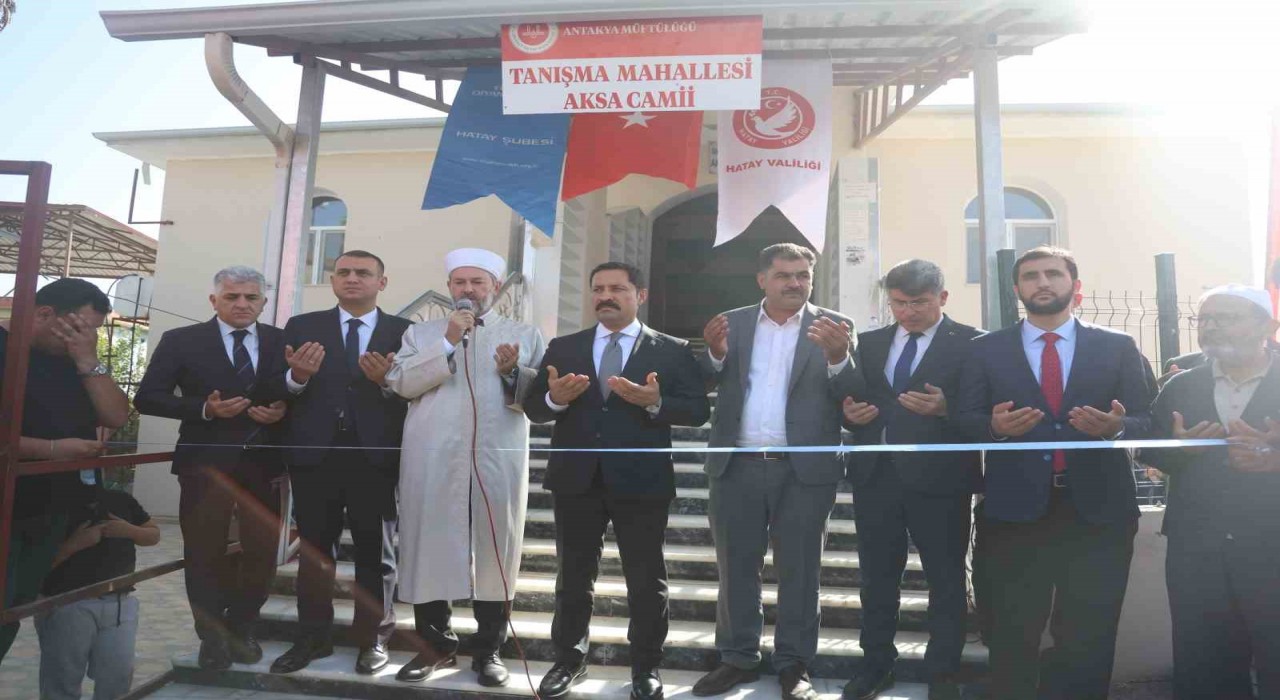 Depremin yıktığı kentte inşası tamamlanan 107nci cami ibadete açıldı