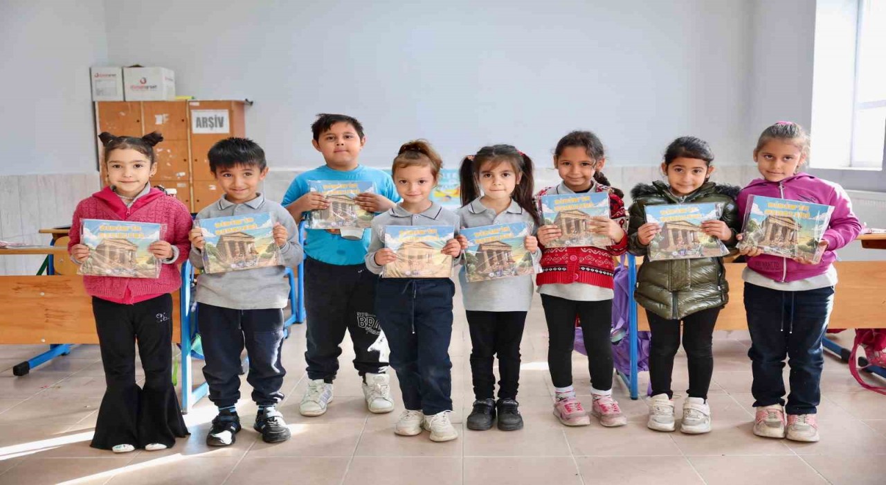 Didimin Renkleri boyama kitabı minik öğrencilerle buluştu