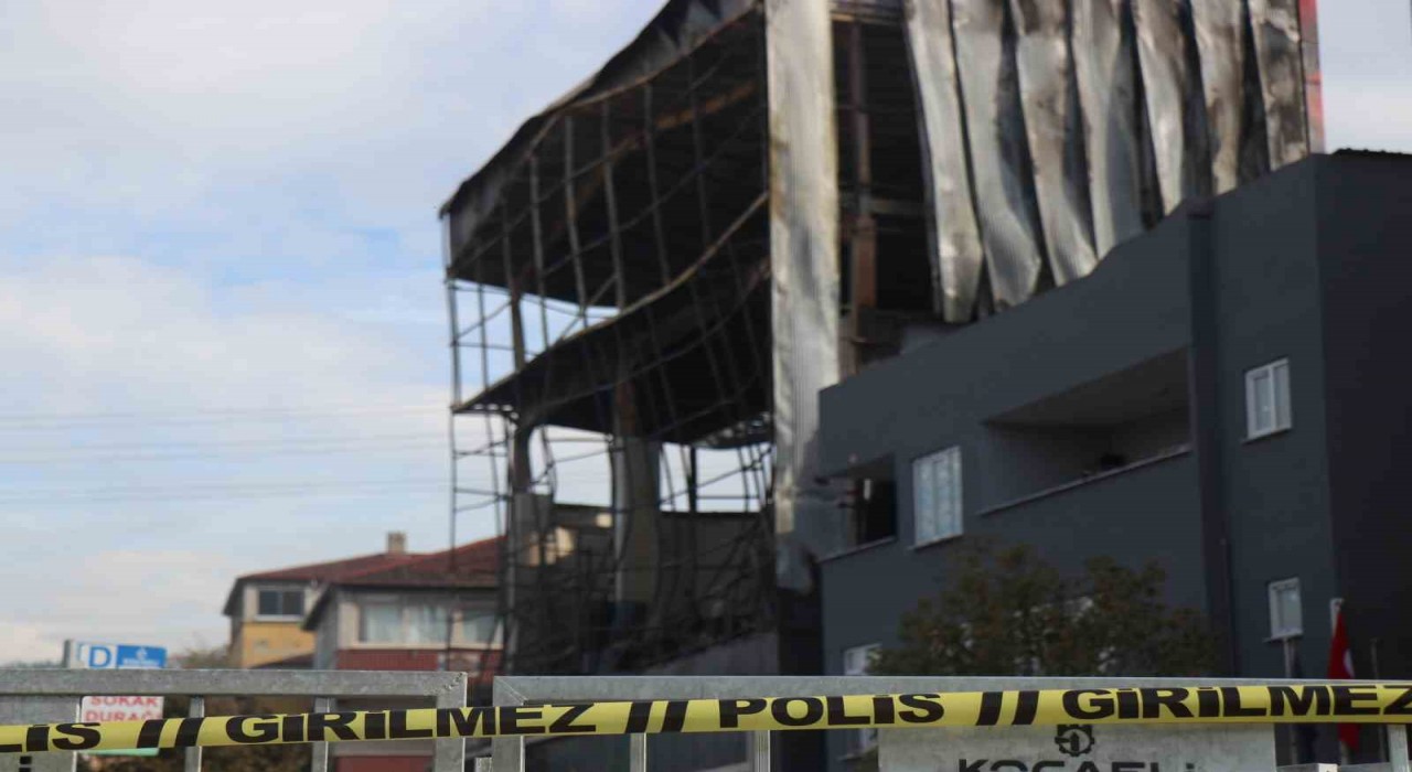 Dilovasındaki yangına ilişkin belediye başkanı yardımcısı ile 4 kişi açığa alındı