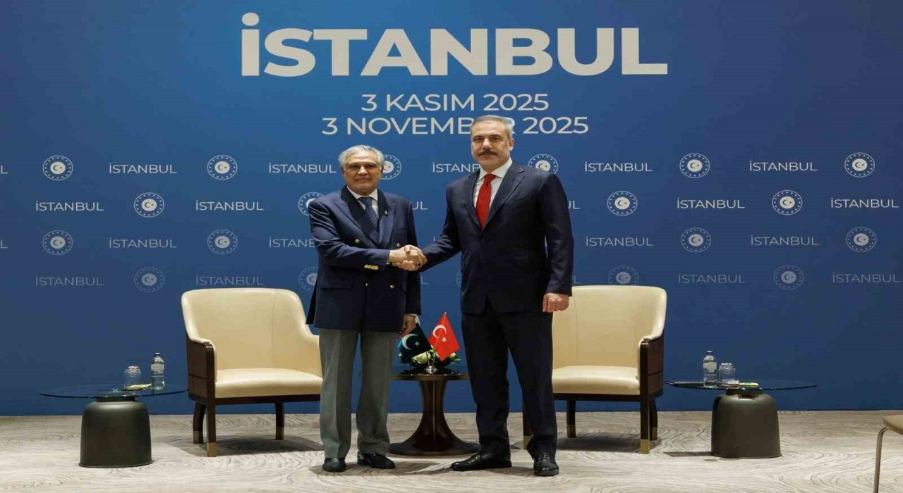 Dışişleri Bakanı Hakan Fidan, Pakistanlı mevkidaşı Mohammad Ishaq Dar ile bir araya geldi